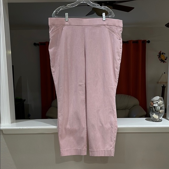 Liz Claiborne Light Pink Pull On Classic Cropped Career Pants Size 18 - Picture 1 of 5